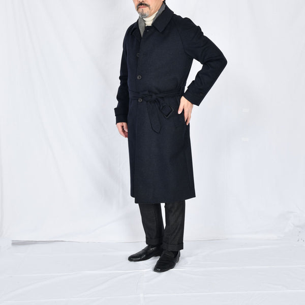 【アンブロジアーノ】ウールカシミヤベルテッドステンカラーコート（ネイビー）