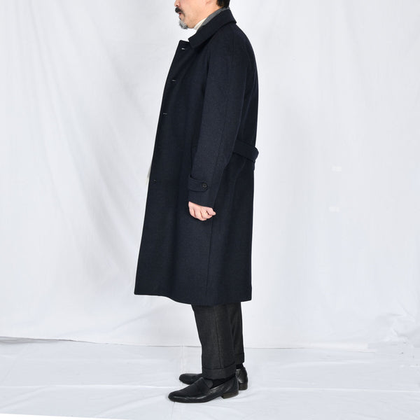 【アンブロジアーノ】ウールカシミヤベルテッドステンカラーコート（ネイビー）