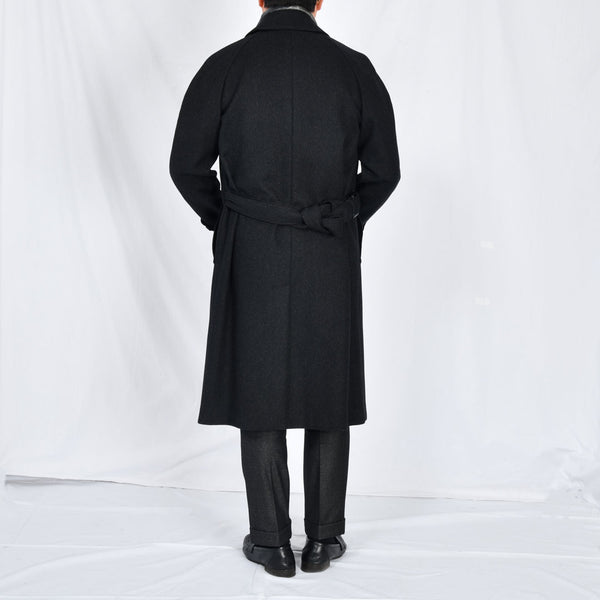 【アンブロジアーノ】ウールカシミヤベルテッドステンカラーコート（チャコールグレー）