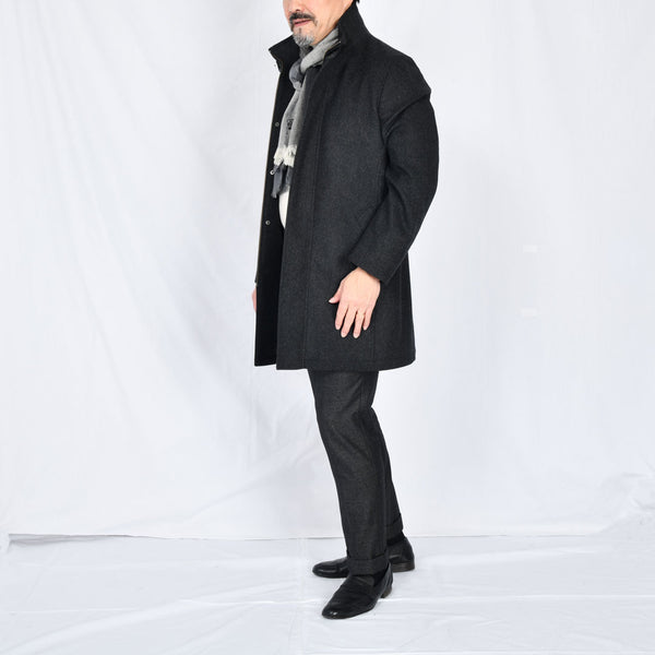 【アンブロジアーノ】アンゴラ混ウールスタンドカラーコート（チャコールグレー）
