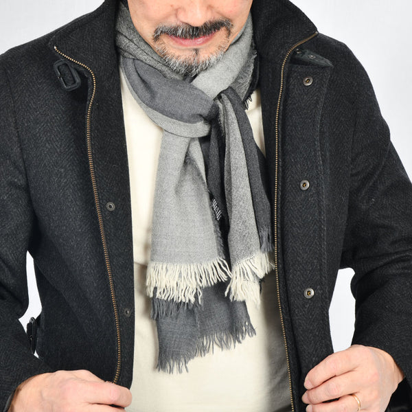 【アンブロジアーノ】アンゴラ混ウールスタンドカラーコート（チャコールグレー）