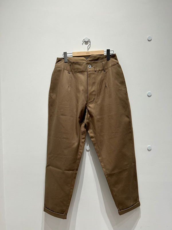 【STTND】ミリタリークローズテーパードパンツ