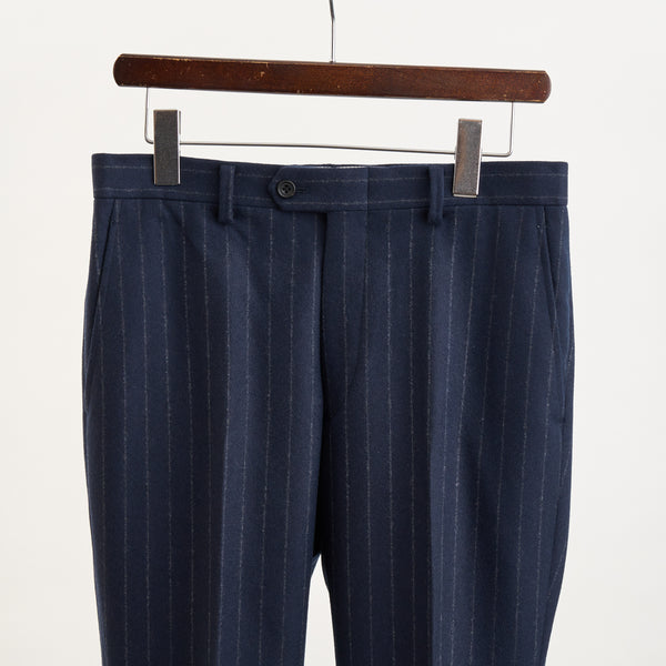 【ティモシーエベレスト】2Bストライプ柄スリーピーススーツ（ネイビー）